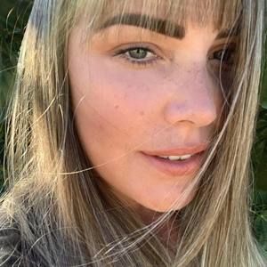 Meet your Posher, Débora